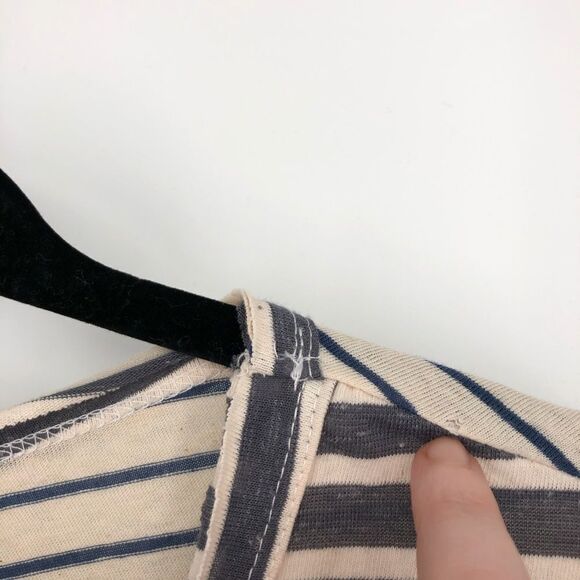 🆕 UMGEE Stripe 3/4 Sleeve Lace Mesh Hem Top NWOT - Picture 6 of 7